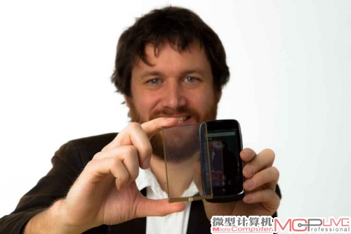 SunpartnerGroup总裁Ludovic Deblois在MWC 2013亲自展示了该技术